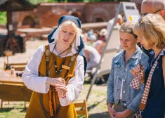 Выходные в Турайдском замке: средневековые игры, выпечка хлеба и археологические раскопки