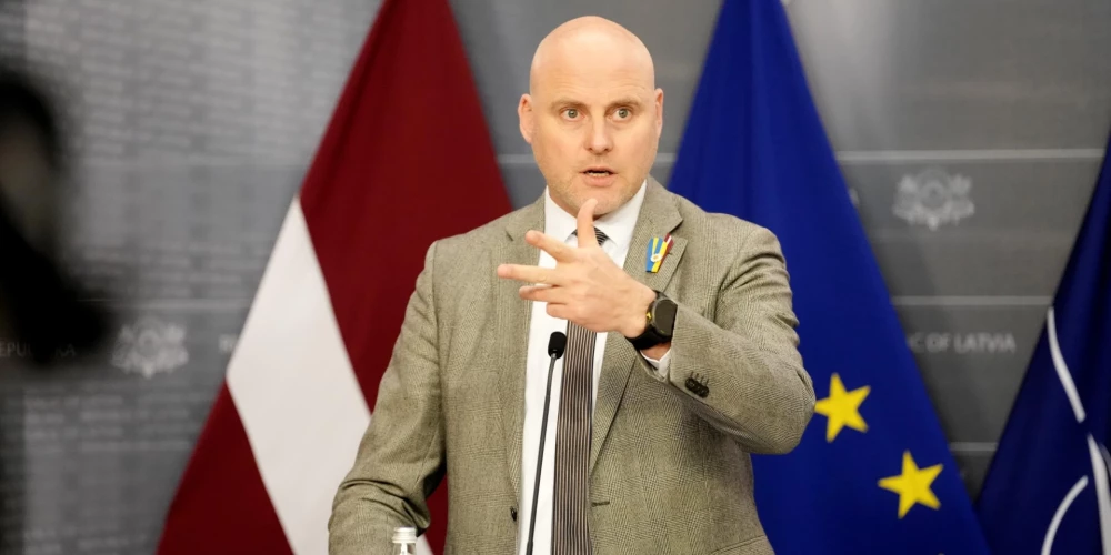 Ministru prezidents Andris Kulbergs piedalās preses konferencē, kurā informē par Ministru kabineta darba sapulcē lemto.
