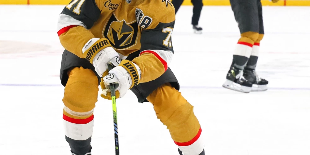 Viens no "Golden Knights" līderiem Viljamss Kārlsons.
