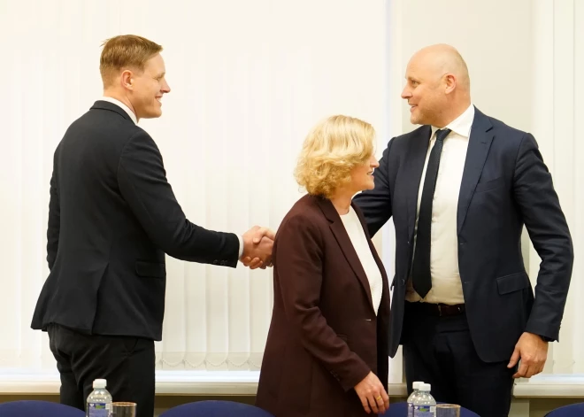Kulbergs atbalsta Dombravas stingrāku pieeju migrācijas problēmai