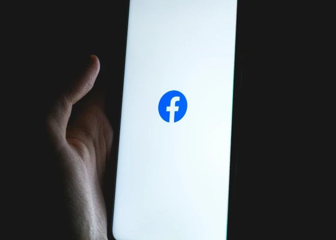 "Facebook" un "Messenger" piedzīvo globālus darbības traucējumus: miljoniem cilvēku zaudējuši piekļuvi saviem kontiem