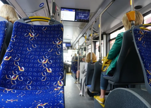 Dāmu konflikts izcēlies "Rīgas satiksmes" autobusā. (foto: Shutterstock)
