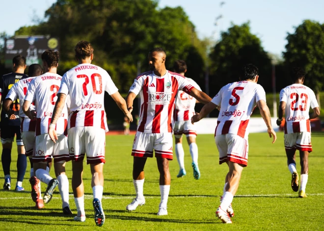 "Liepājas" futbolisti cīņā par ceturto vietu pārspēj "Super Nova" komandu