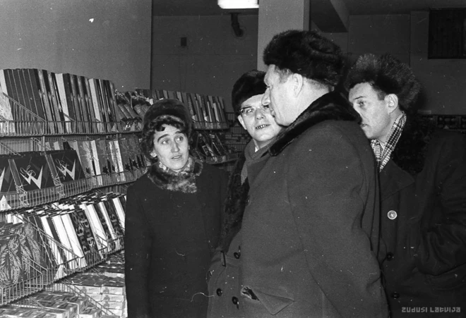 1966 год, в магазине "Сакта".