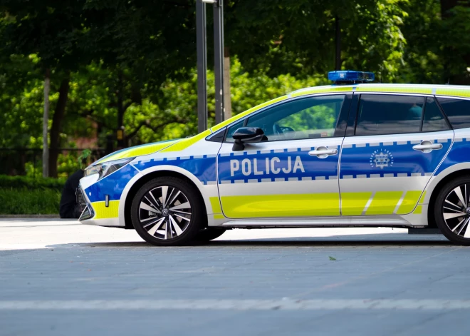 Būvstrādnieki zem privātmājas Polijā atrod ko šausminošu; aizturēta 52 gadus veca patoloģe