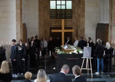 Atvadīšanās no mūziķa Rīgas Krematorijā 13. jūnijā.