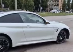 Ķengaragā divi BMW automašīnu vadītāji rīko "sacensības", viens avarē. Uzmanību: necenzēta leksika! VIDEO