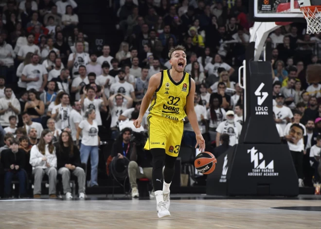 Žagars pieticīgs, "Fenerbahce" zaudē pirmajā Turcijas basketbola līgas finālspēlē