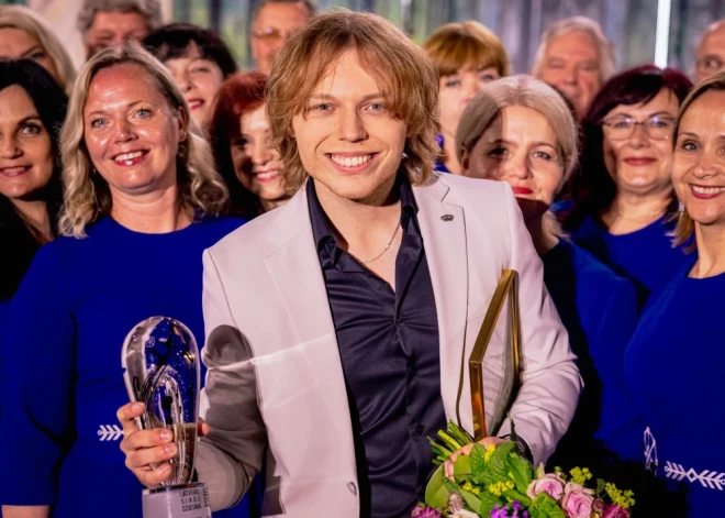 Par skatītāju iemīļotāko dziesmu atzīta Edvarda Strazdiņa izpildītā "Bez tevis nav nekā".