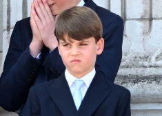 FOTO: princis Luiss karaļa Čārlza dzimšanas dienā jau atkal liek pasmaidīt visai Lielbritānijai