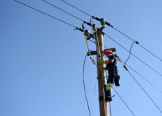 Aptuveni 3500 klientu Dobeles novadā palikuši bez elektrības