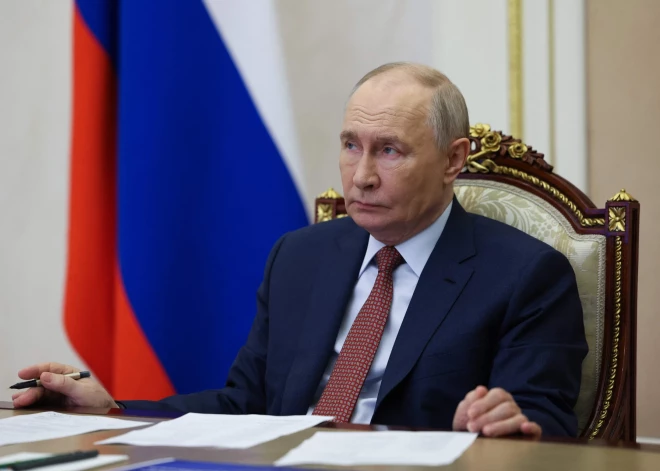 Kremlī bažas par Putina popularitāti? Zelenskis publisko izlūku iegūtus dokumentus