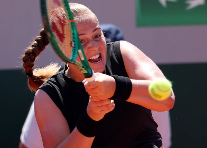Ostapenko WTA rangā nokrīt uz ceturtā desmita beigām