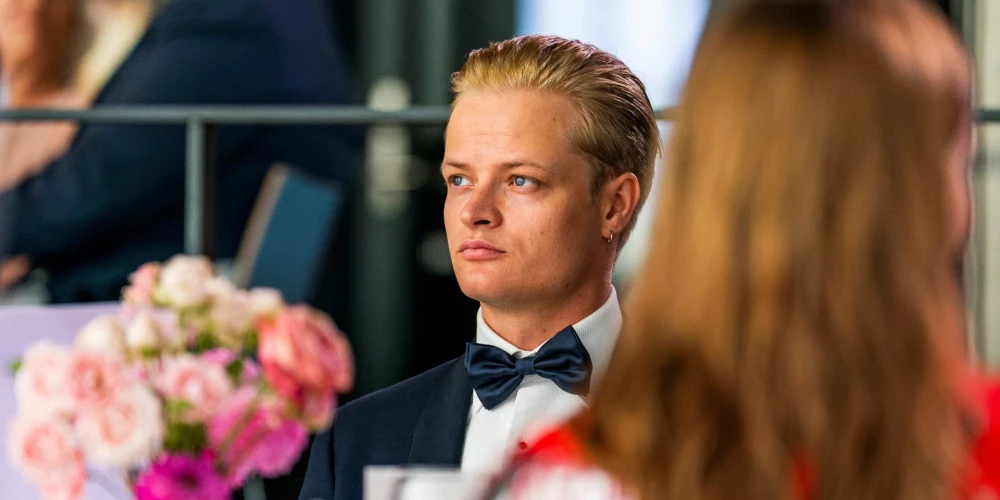 Norvēģijas kroņprinceses dēls atzīts par vainīgu divās izvarošanās un citos likumpārkāpumos.