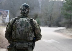 Uz Baltkrievijas robežas brīvdienās apturēti teju pieci simti nelegālo migrantu