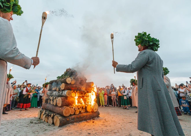 Jūrmalā vasaras saulgriežus un Jāņus svinēs ar maģiskiem rituāliem un krāšņiem koncertiem jūras krastā