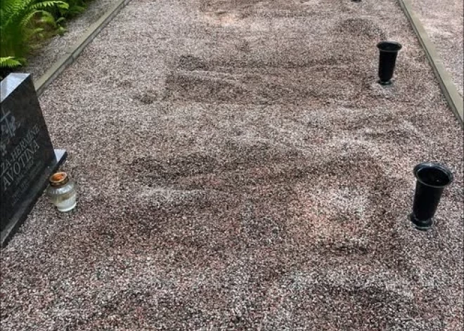 “Kā var zagt no kapiem?” Jēkabpils pilsētas kapos no kapu kopiņām pazudušas virsiņas
