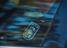 В холодильнике только алкоголь и тараканы - в Лиепае ребенок жил в шокирующих условиях