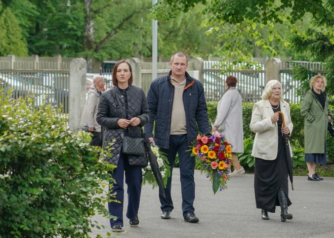 Atvadas no mūžībā aizgājušā latviešu kinoaktiera Paula Butkēviča.