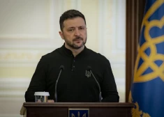 Zelenskis nespēj valdīt asaras, runājot par saviem bērniem. VIDEO