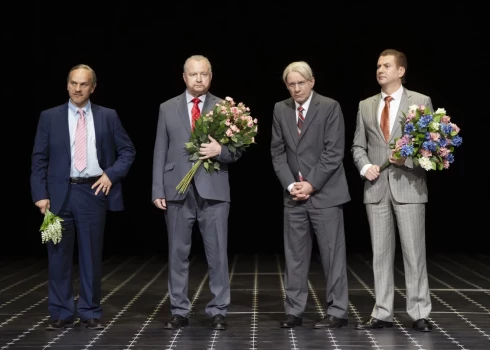 KNAB priekšnieks Jēkabs Straume skaidro, ka iestudējums ir vienkārši mākslas darbs un mākslinieciskajā procesā KNAB nekādā veidā neiejaucas.