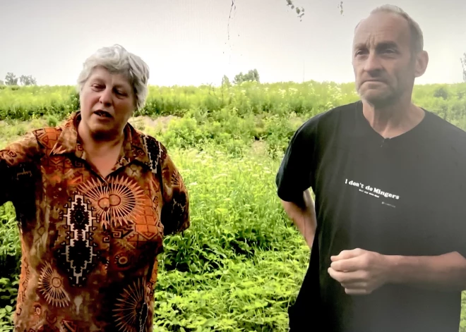 Mērniekam nomērot īpašumu, Andris zaudē lielu daļu zemes, kurā viņa ģimene saimniekoja 100 gadus