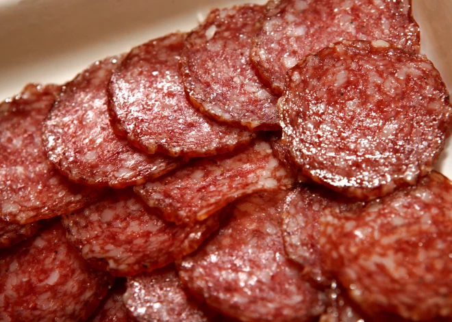 Veikals "Rimi" atsauc no tirdzniecības vairākus produktus un vēršas pie pircējiem Latvijā