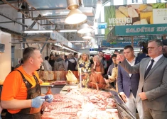 ФОТО: куда на Рижском Центральном рынке переселились торговцы мясом 
