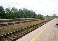 Mārupē šorīt bojā gājis cilvēks, kuru notriecis  pasažieru vilciens